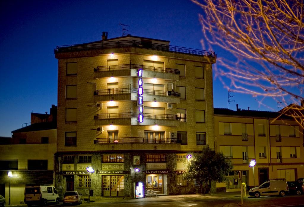 Hostal La Carrasca Monzón Exterior foto